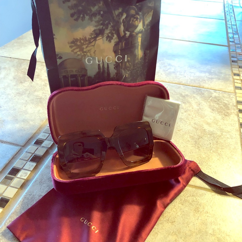 GUCCI sunglasses